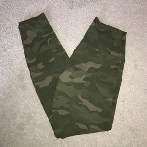Old Navy Camo High Rise Leggings